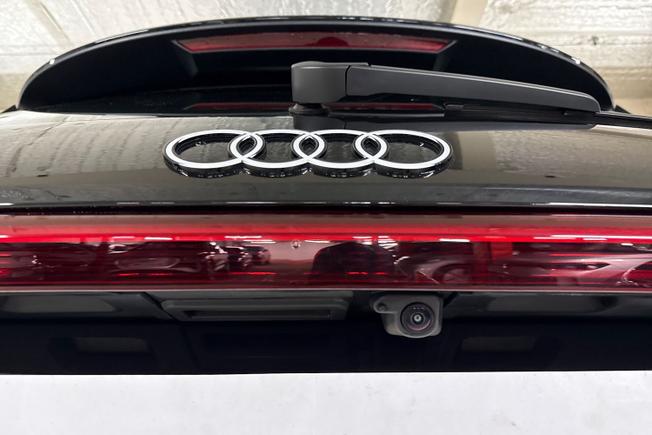 Audi Q6 e-tron Photo 35