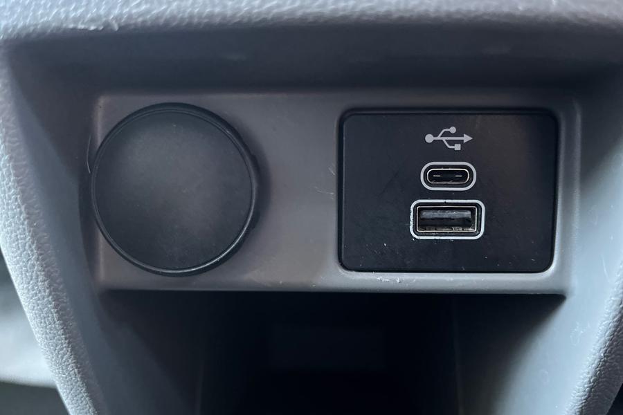 Ford TRANSIT CUSTOM Photo autoimg-26e0df7c18942d6cf93d420f19b7b8c955324ffa.jpg
