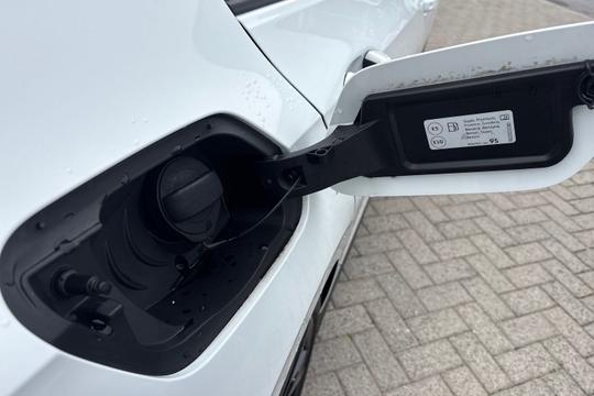 Volkswagen Golf Photo autoimg-26e27dc446f671aae6df006b38f8ef77c3158152.jpg