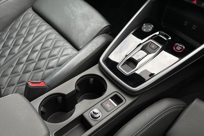 Audi S3 Photo 39