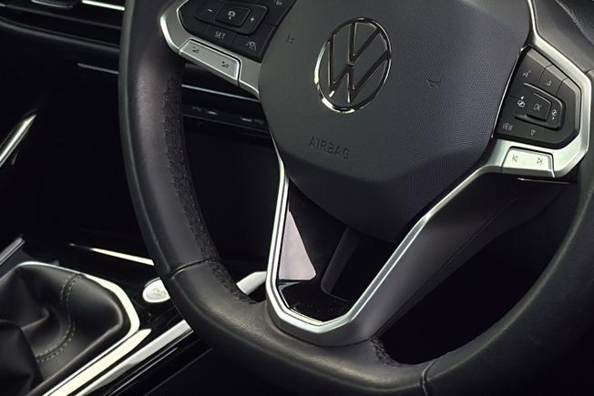 VOLKSWAGEN Golf Photo 39