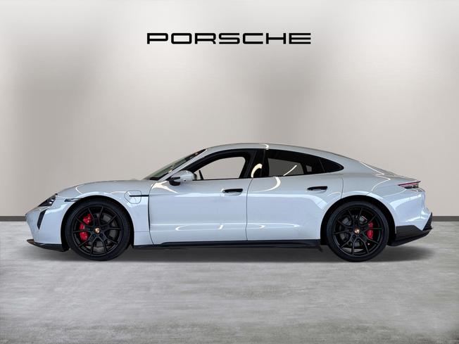Porsche Taycan Photo 4