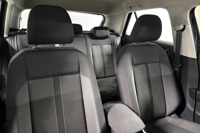 VOLKSWAGEN T-Roc Photo 25