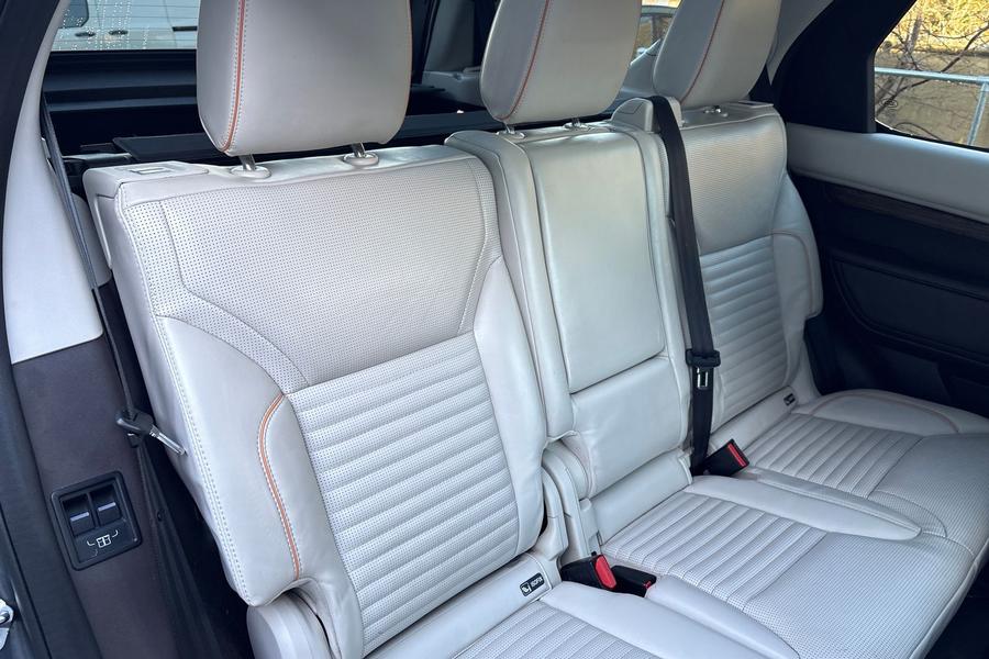 Land Rover DISCOVERY Photo autoimg-26eec5ffb8afb4a48d2e54a820ac537ff2497b30.jpg