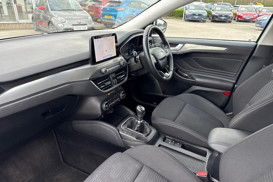 Ford FOCUS Photo autoimg-26f43b58c00e4fc09a9adc9ec8724b4165df3446.jpg