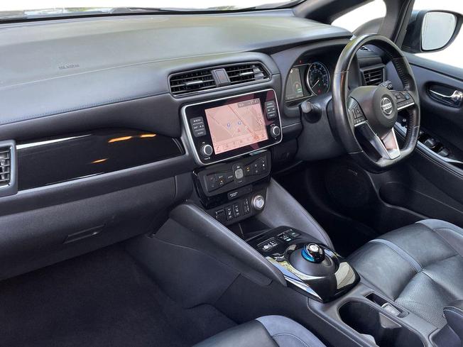 NISSAN Leaf Photo 2