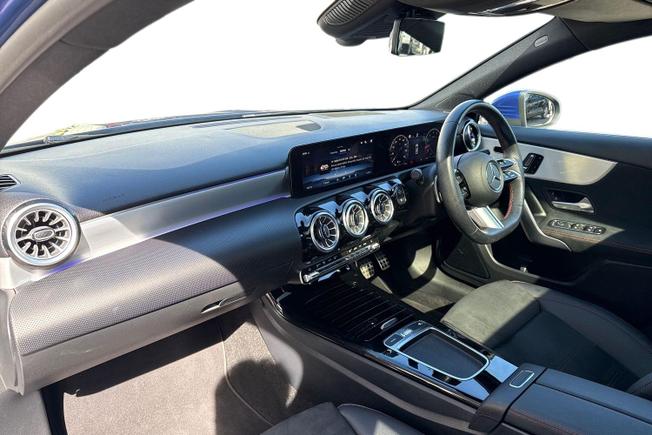 MERCEDES-BENZ A Class Photo 2