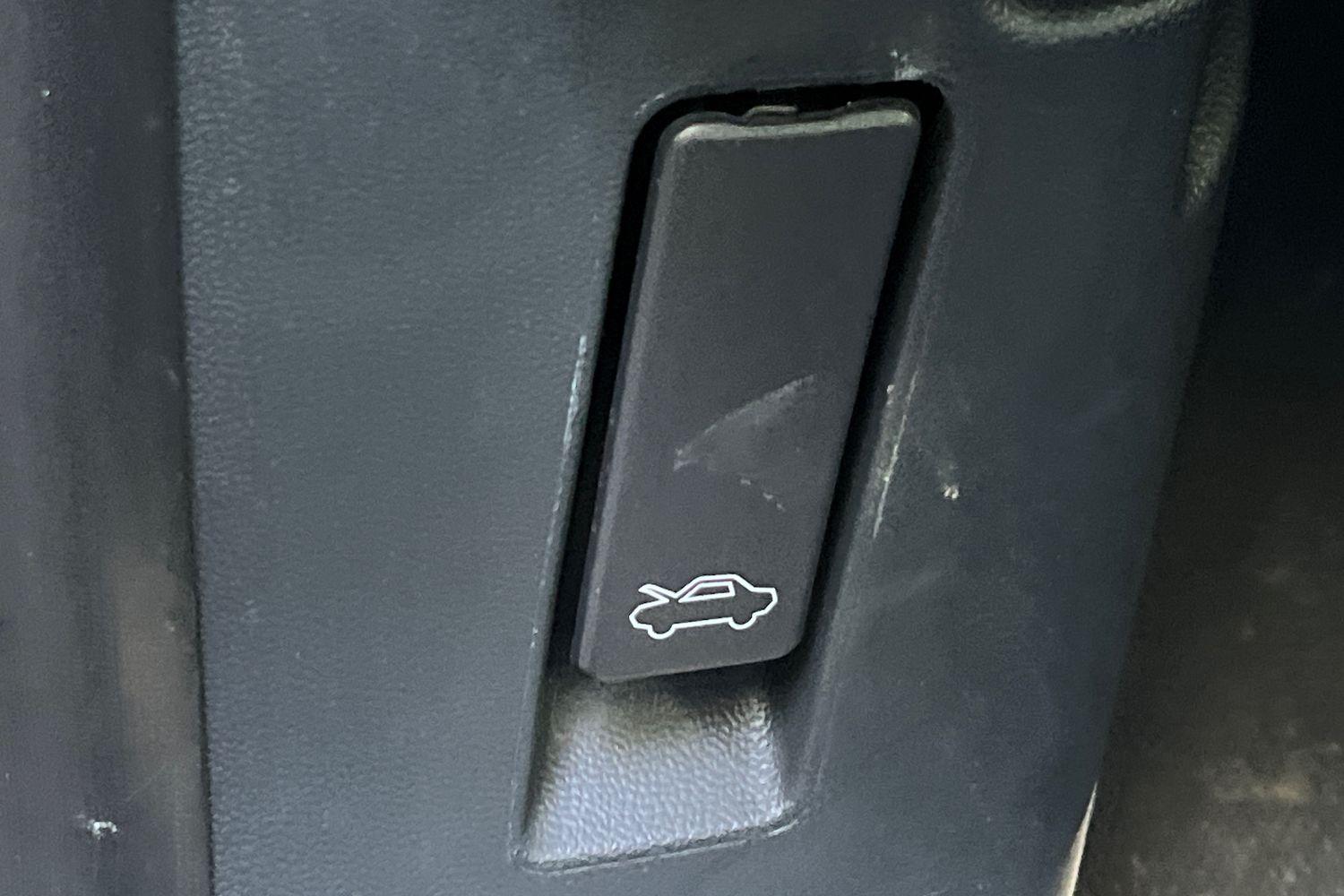 Ford E-Transit Courier Photo 33