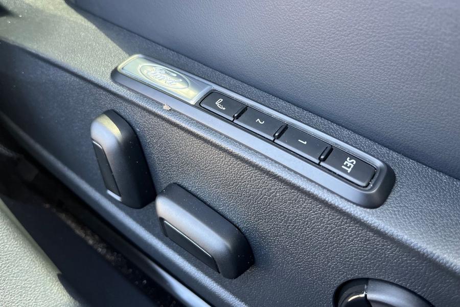 Ford Explorer Photo autoimg-2701b44dad43673aadb58795c7fd694249912e30.jpg