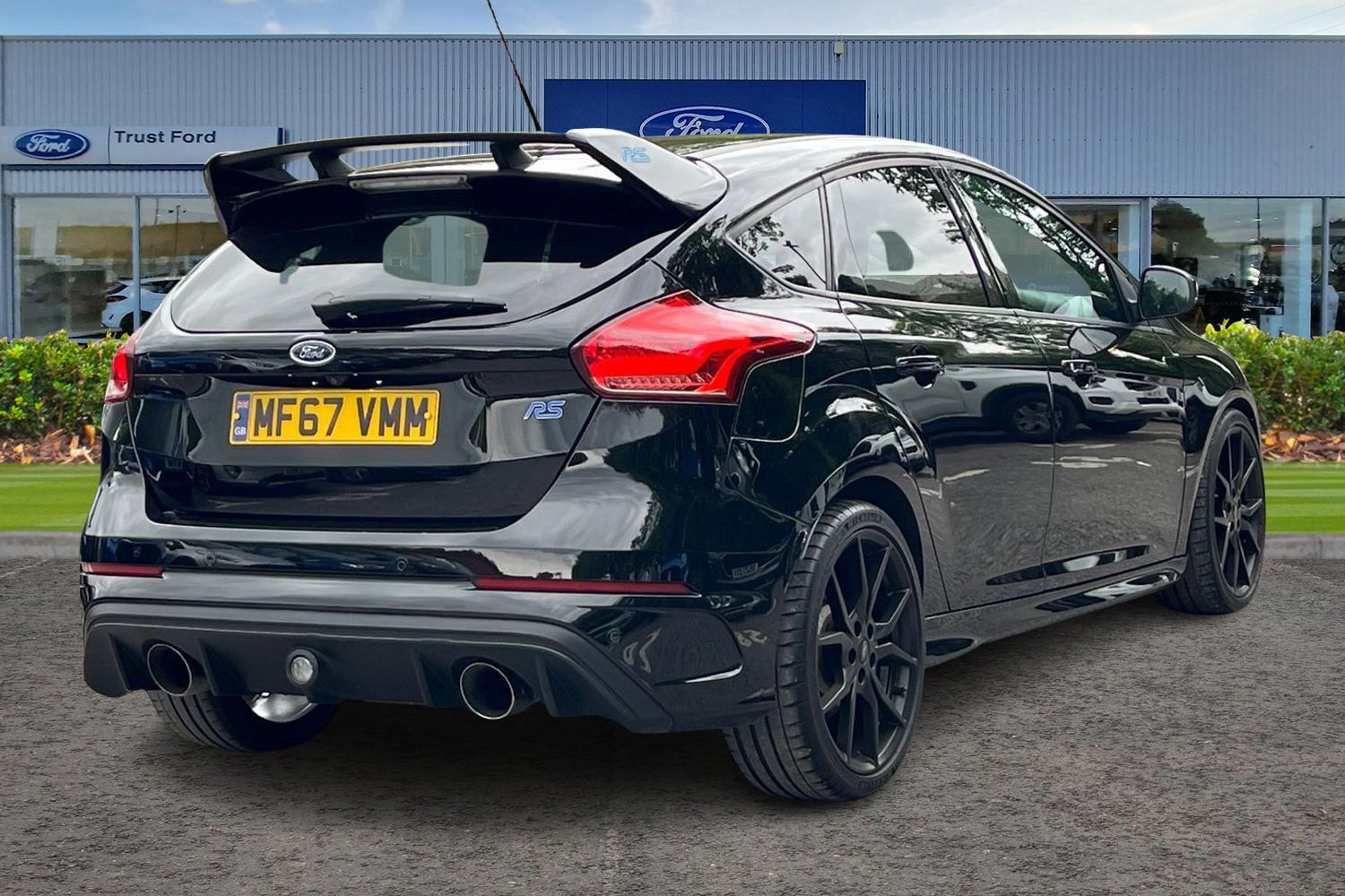 Ford Focus RS Photo 3
