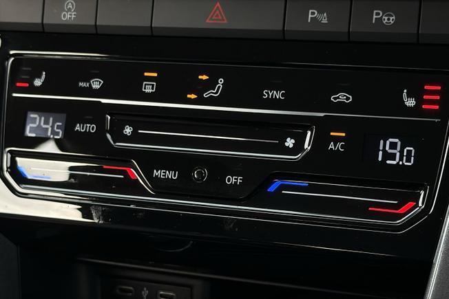 VOLKSWAGEN T-Roc Photo 24