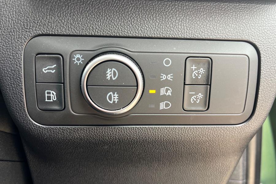 Ford Kuga Photo autoimg-270cca56efce0754e423660b21d6d44ef12e6e1c.jpg