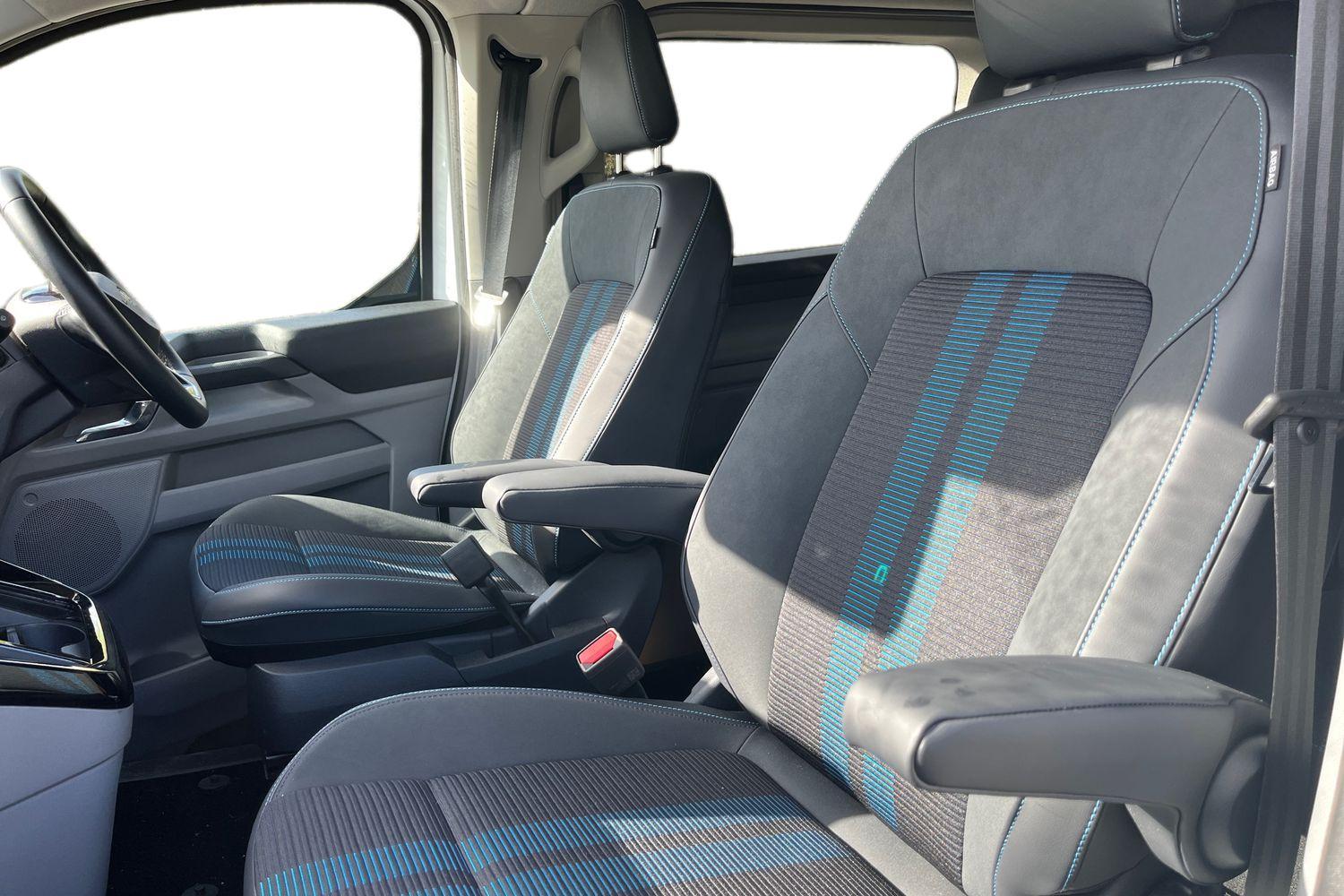 Ford E-TRANSIT CUSTOM Photo 9