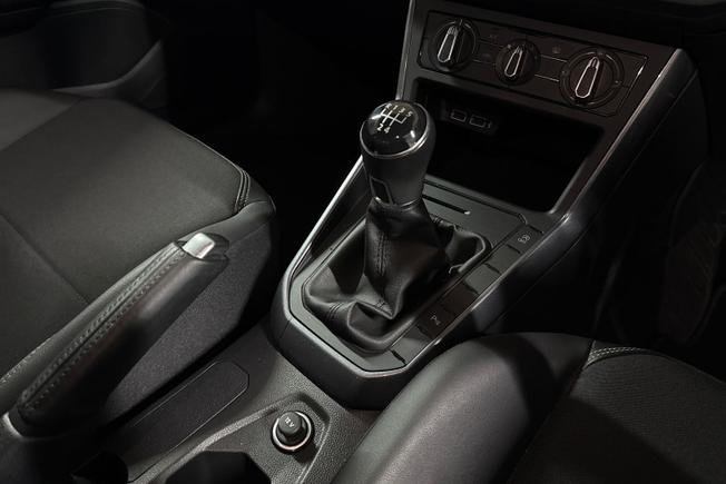 VOLKSWAGEN Polo Photo 23