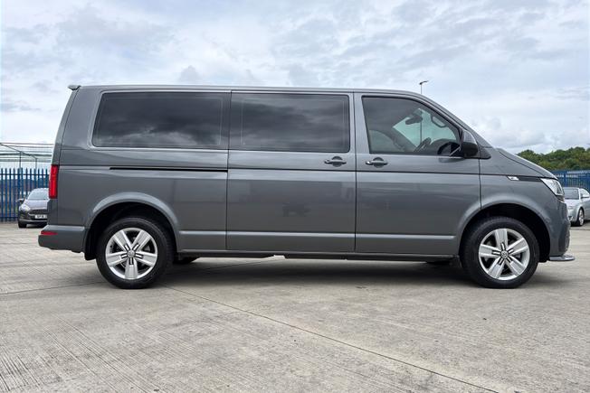 VOLKSWAGEN Transporter Shuttle Photo 28