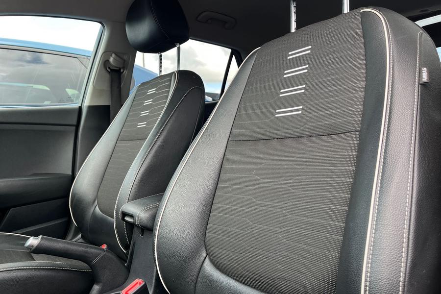 Kia STONIC Photo autoimg-2719024d49226bf0f60977360c9a098b90645e0d.jpg