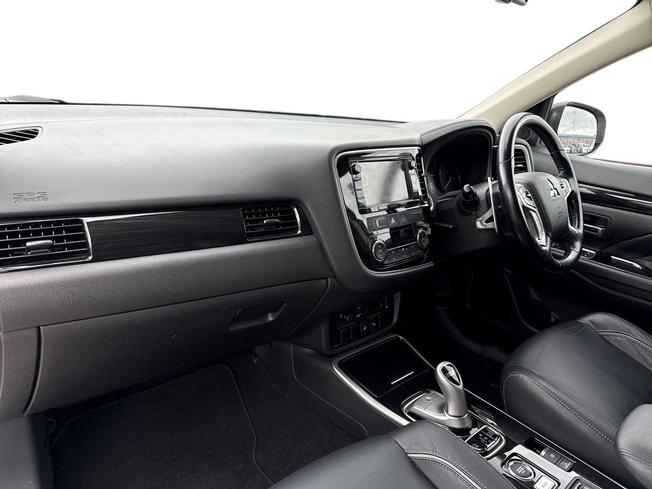 Mitsubishi Outlander Photo 2