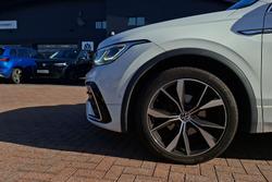 VOLKSWAGEN Tiguan Photo 5