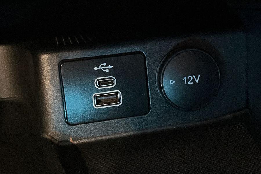 Ford Kuga Photo autoimg-27239415fc95947dddbf00cf8814a6734aeef14c.jpg