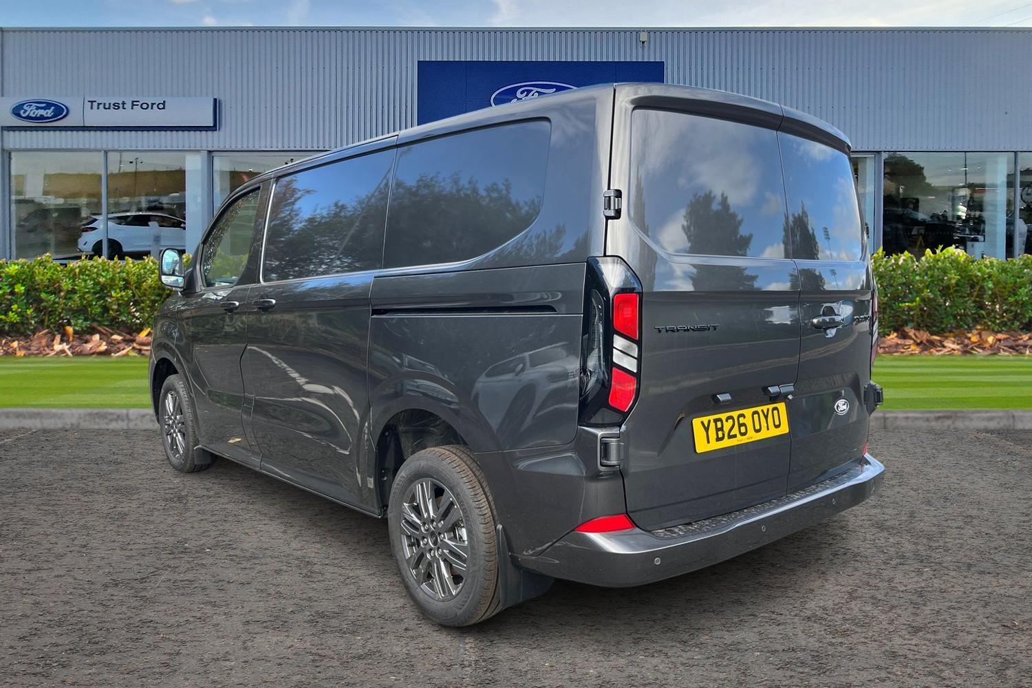 Ford TRANSIT CUSTOM Photo 1