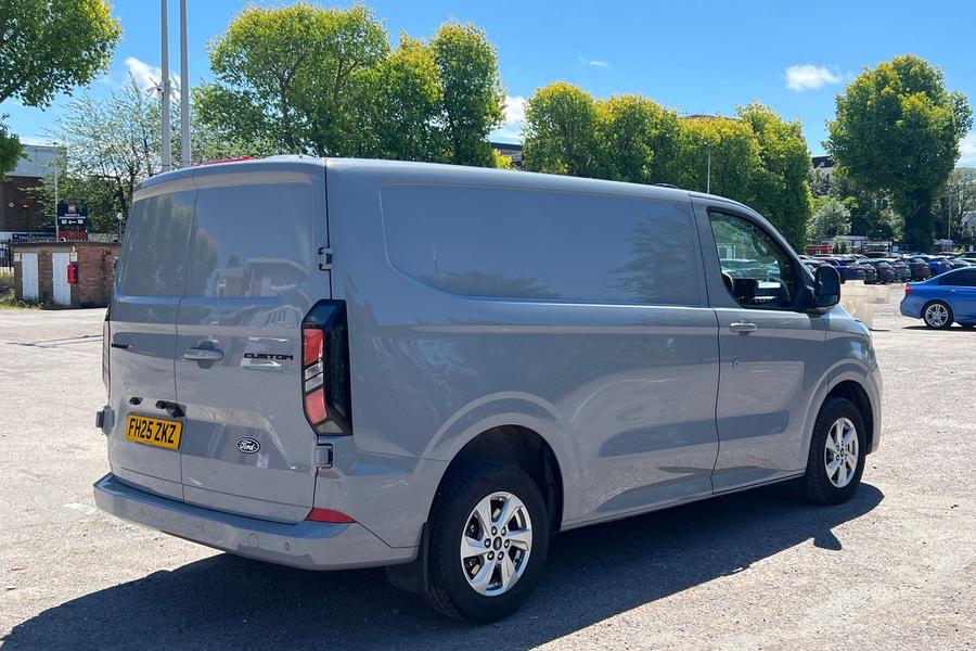 Ford TRANSIT CUSTOM Photo autoimg-2725a5e934520086c380455d876b12d0840da0ed.jpg