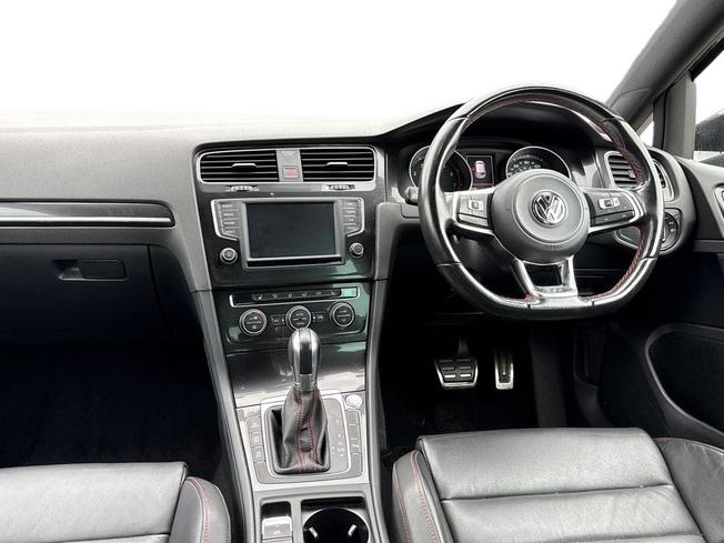 VOLKSWAGEN Golf Photo 11
