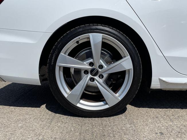 AUDI A4 Avant Photo 5