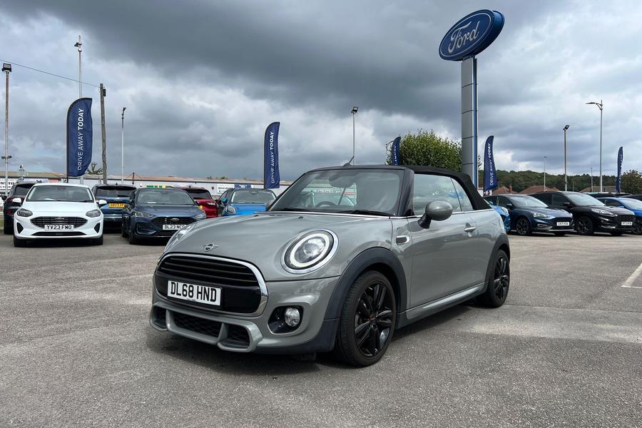 MINI CONVERTIBLE Photo autoimg-27321a72b4fe2d507f2e1d9ffb856ec49d062a0c.jpg