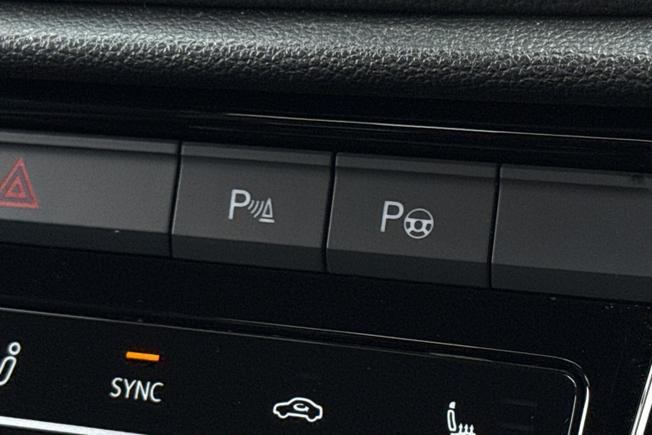 VOLKSWAGEN T-Roc Photo 26