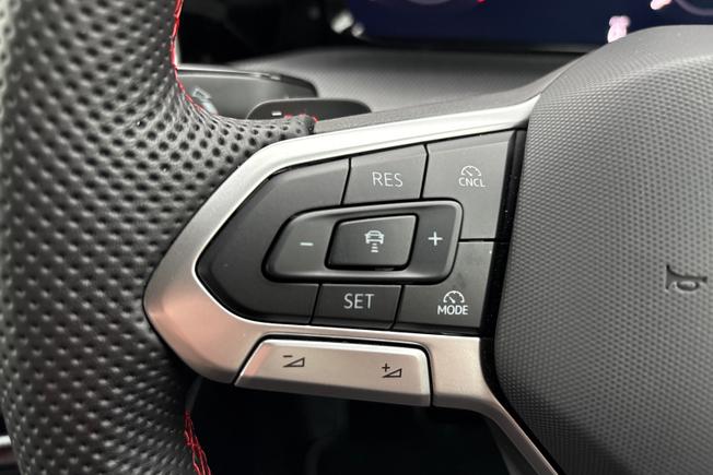 VOLKSWAGEN Golf Photo 16