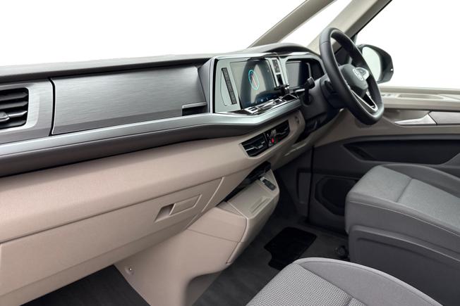 VOLKSWAGEN Multivan Photo 2