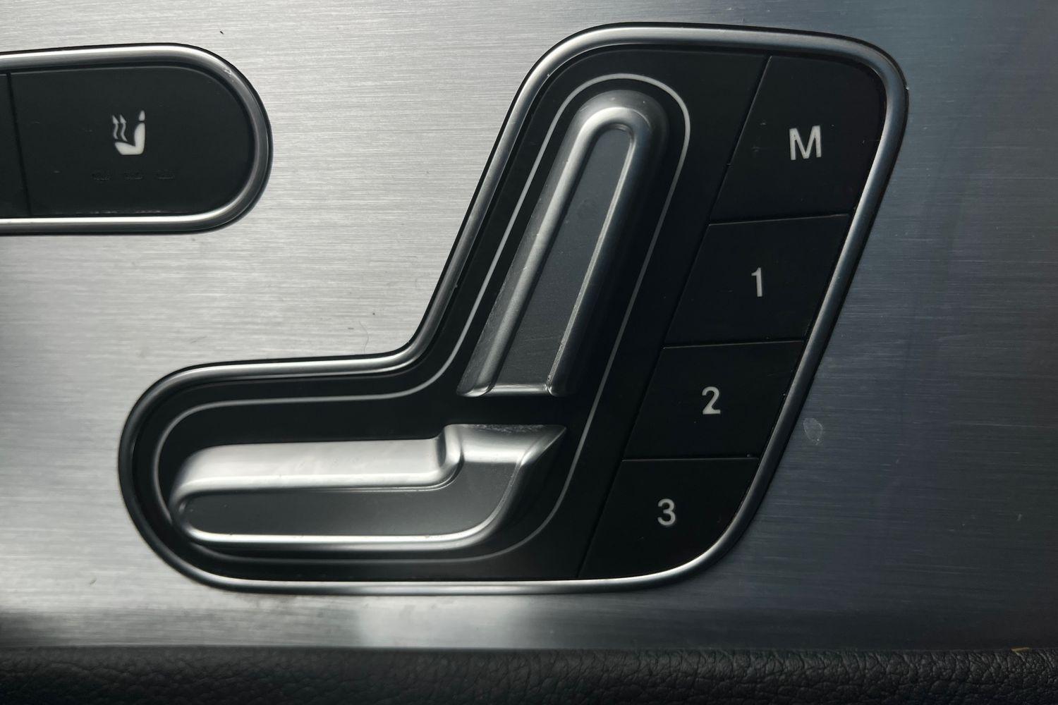 Mercedes-Benz CLA Photo 22