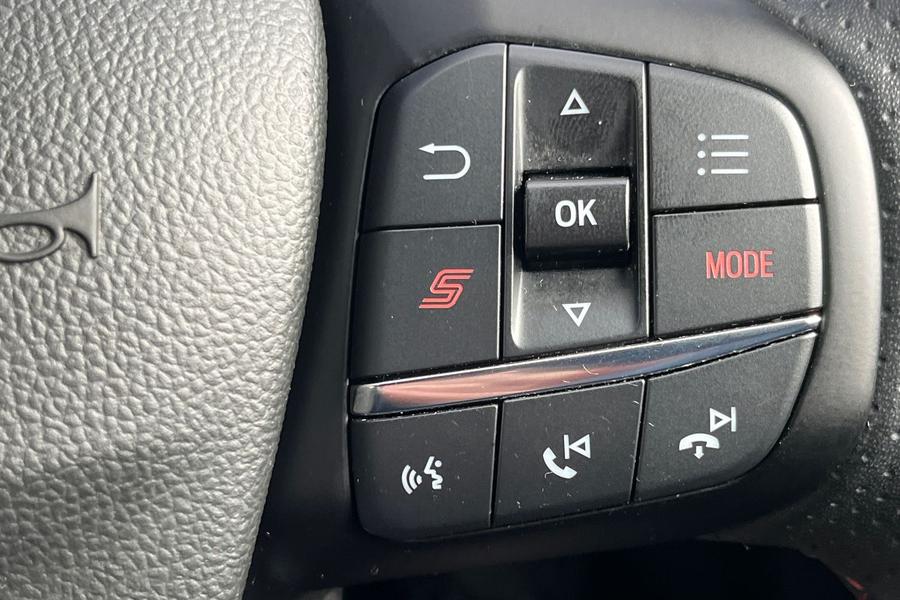 Ford FOCUS Photo autoimg-2735443e491e080c50d47757c7abd54f1d9f3e0c.jpg