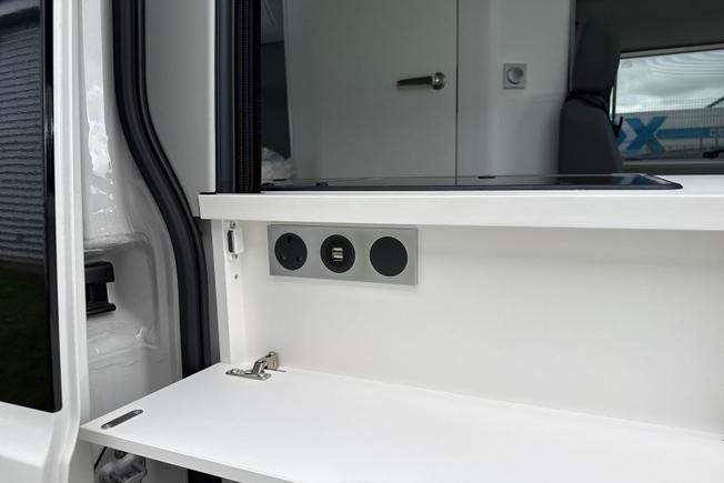 VOLKSWAGEN Grand California Photo 21