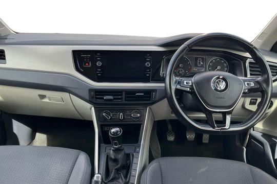 Volkswagen Polo Photo autoimg-2738c71039131e477ea11f12e1686670d291bd5a.jpg