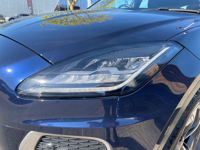 Jaguar E-PACE Photo 21