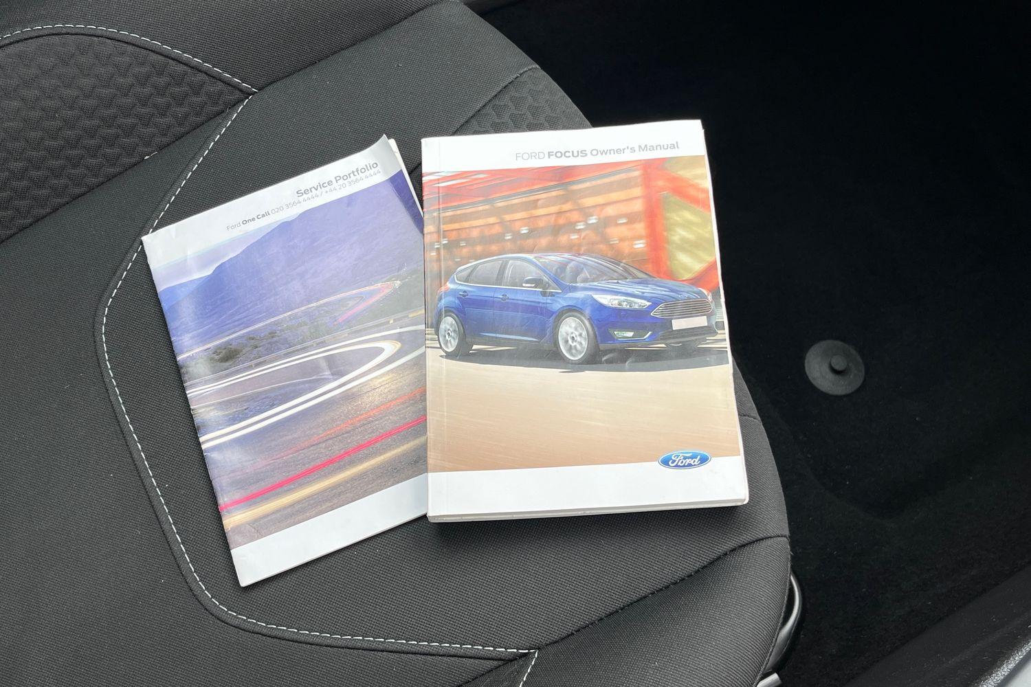 Ford FOCUS Photo 21