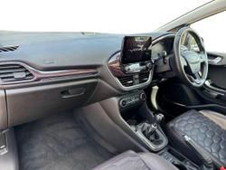 Ford Fiesta Photo 2