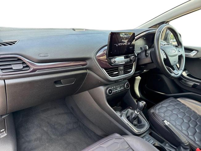 Ford Fiesta Photo 2