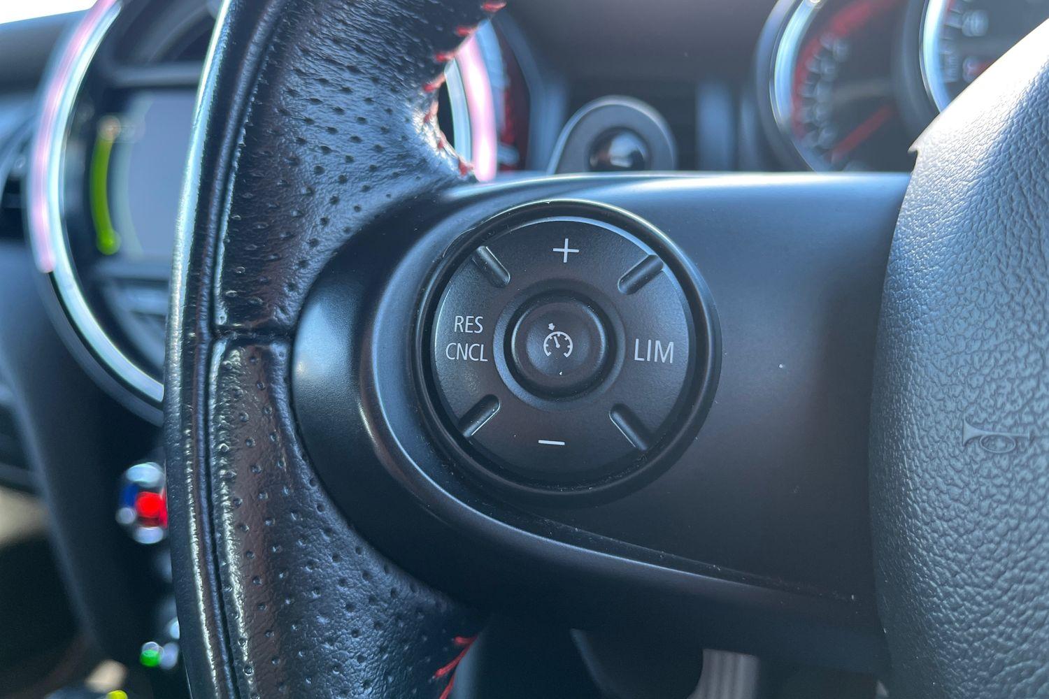 MINI HATCHBACK Photo 28