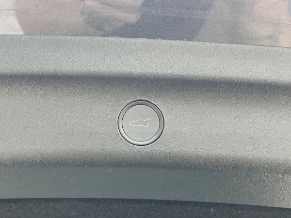 TESLA Model Y Photo autoimg-275539c9c01738ebf1b9a7fb8bc043202014ab61.jpg