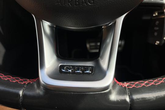 Volkswagen Golf Photo autoimg-27553cd32b7d87b30c22d40a72877a594313efde.jpg