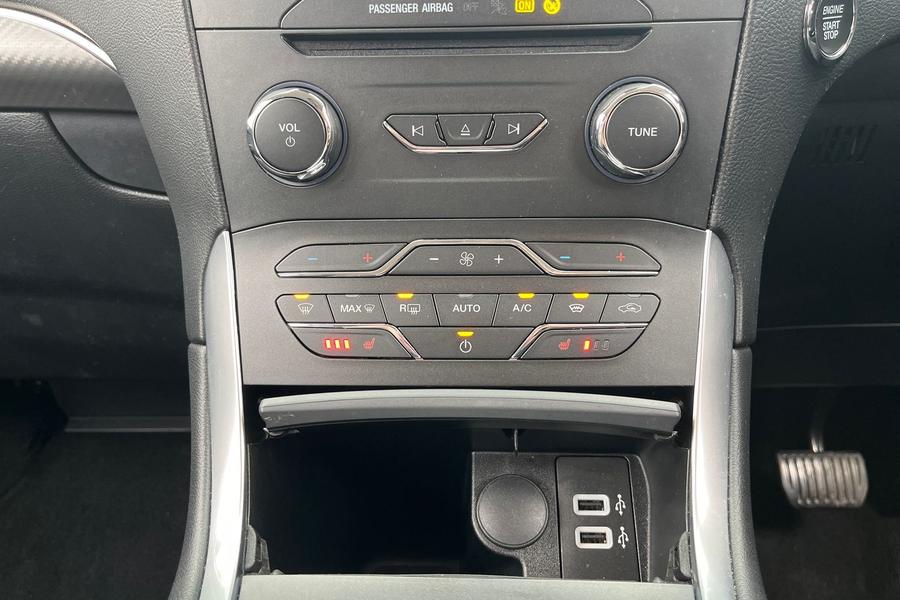 Ford Galaxy Photo autoimg-275b47bd3b8ea081b62160e04f8bd2049978a99c.jpg
