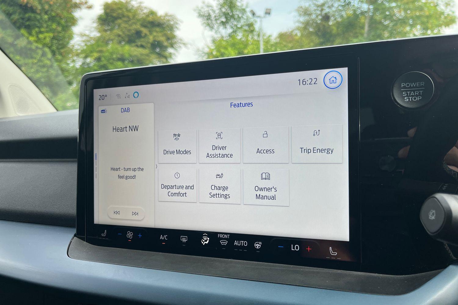 Ford E-TOURNEO COURIER Photo 33
