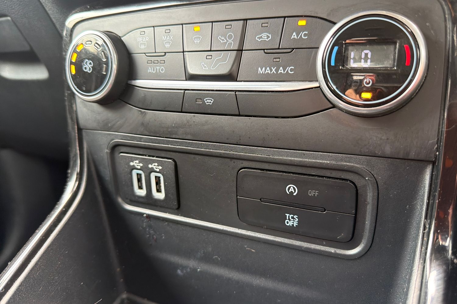 Ford ECOSPORT Photo 31