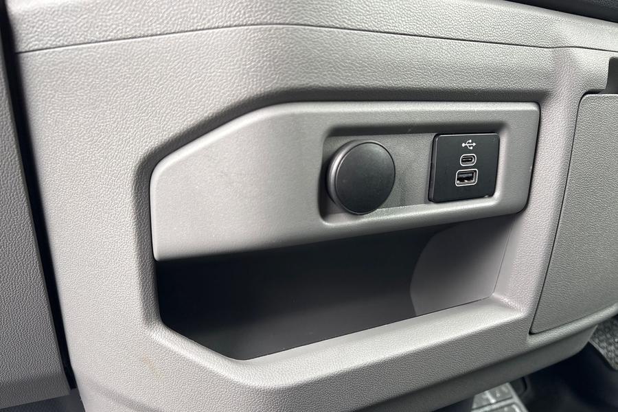 Ford Transit Custom Photo autoimg-275dfed35210c7cba2ac3c27edb0bc8f5d64621c.jpg