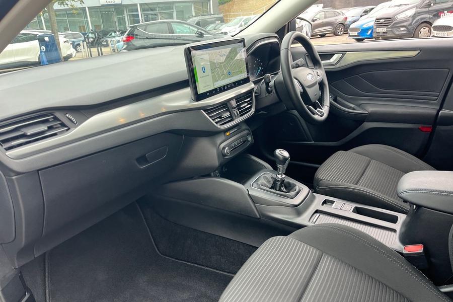 Ford FOCUS Photo autoimg-275ec0104dc29b31f5a8587815ca6243483ed2f5.jpg