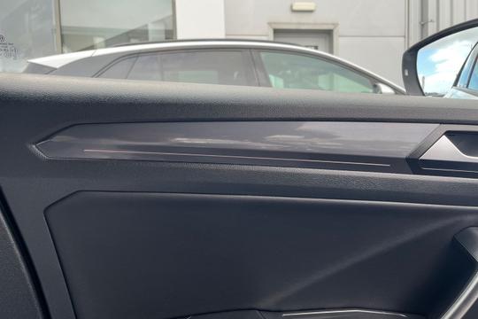Volkswagen T-ROC R-LINE Photo autoimg-275eeb2e854fa9527784c801373be8aa2ea4dc75.jpg