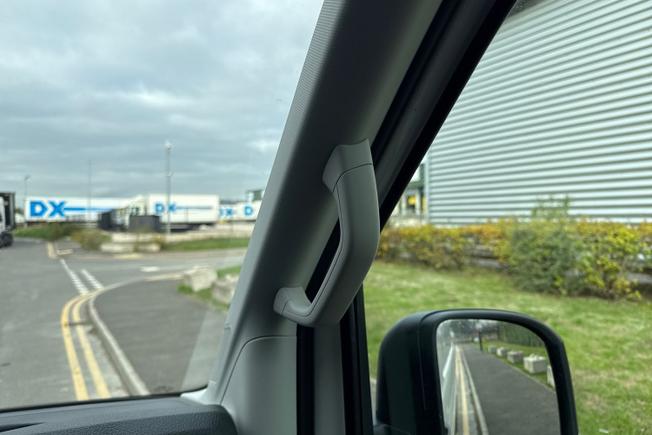 VOLKSWAGEN Crafter Photo 45