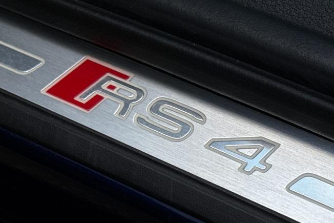 AUDI Rs4 Avant Photo 45